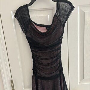 Dainty Black dress for the petite & slim